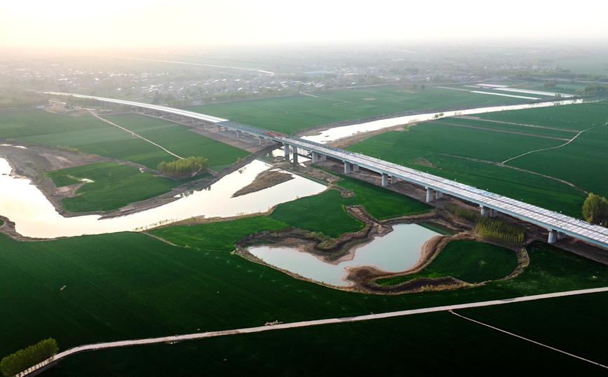 沿黄高速沁河特大桥。河南省交通运输厅供图