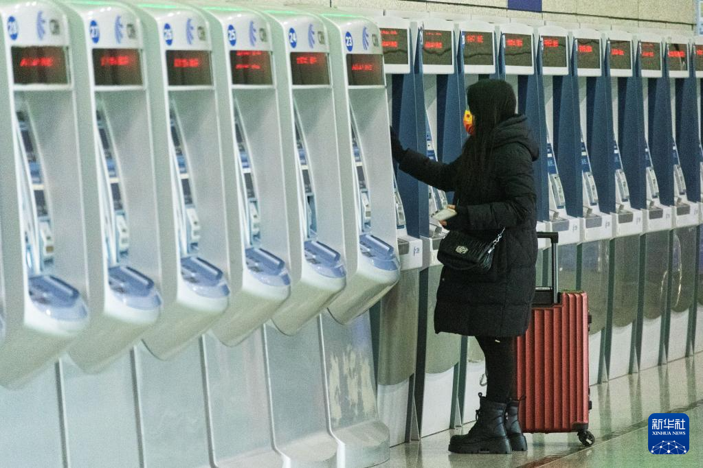 1月19日，2026年中国春运火车票正式开始发售。2026年铁路春运自2月2日开始，至3月13日结束，为期40天。新华社发（孙忠南摄）
