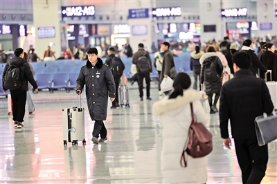“轻装行”让春运旅途更从容